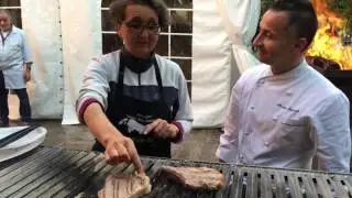 Come si cuoce una bistecca. Ecco le regole per una cottura perfetta con chef Massimo Infarinati