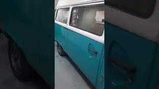 volkswagen t2 baywindow all painted a quick look before we take it outside
