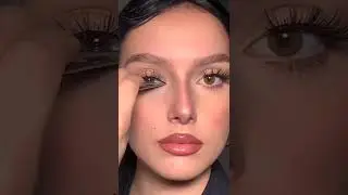 Cat eye hack #shorts #eyemakeup #easytrick