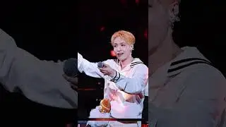 Yixing singing 