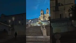 EMPTY Spanish Steps in Rome !? 🇮🇹