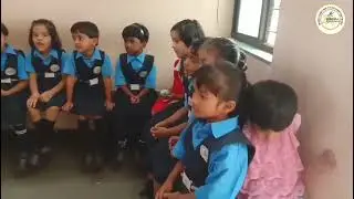 IDEAL ENGLISH SCHOOL, Ichalkaranji Great visit to the community helpers.