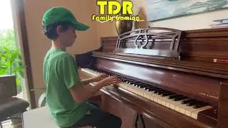 ReidTDR plays e minor etude on piano