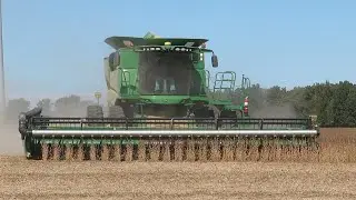 Soybean Harvest 2020 | John Deere S660 Harvesting Soybeans | Ontario, Canada
