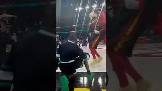 Boosie pulls up to Atlanta hawks game court side hitting his dance moves #atlantahawks
