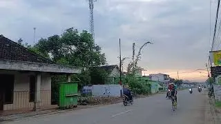 Suasana hari minggu jl raya banyakan bulawen tiron