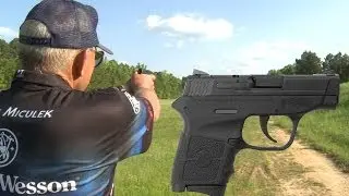 INCREDIBLE 200 yard shot with a .380 M&P Bodyguard! #380reasons