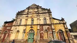 The Central Mosque of Cotonou Jonquet is one of the oldest and largest mosques in Benin. 🇧🇯 #africa
