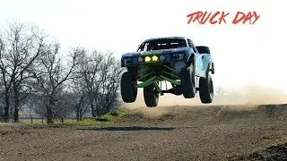 PRE-RUNNER TRUCKS AT TEXPLEX PARK