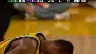 Kobe crosses Rashad Lewis