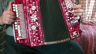 На белом покрывале января на гармони.