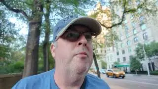 Cheap souvenir at Central park?   New York city USA best travel guide,   JetsetDan