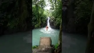 Aling Aling waterfall cliff jumping with friends!