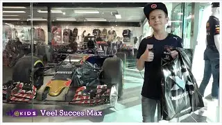 TV4Kids op bezoek bij de Max Verstappen Shop