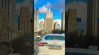 …на улице, вроде, Москва… #moscow #shorts #travel #москва #reels #shortvideo #россия #russia