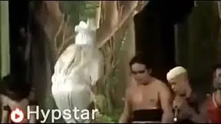 Pocong bangun