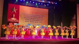 Vươn cao Việt Nam - Tốp múa hát TH Trần Quốc Toản