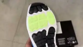 Under ARMOUR UA charged Verssert 2