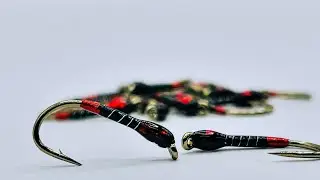 Tying Ed's Red Buzzer pattern with Scott Jackson 2024