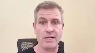 Энди Байрон высказывается о том, что Крис Мартин отклонил его попытку подать в суд из-за скандала...