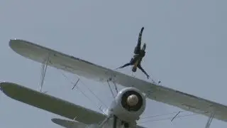 Three Aerobatic Teams Dazzle Spectators at Air Show in Central China