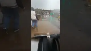 road closed go on footpath