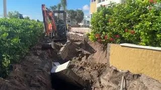 Рабочий спасен из траншеи в Форт-Лодердейле после обрушения стены