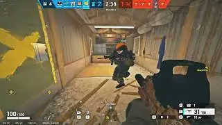 Rainbow Six Siege - 1 C4 vs 3 idiots