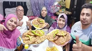 تحدي اكل الحواوشي😋 مع اللمه وحكيناحكاوي كثير بس والله العظيم اترعبنامن الحكاوي😣