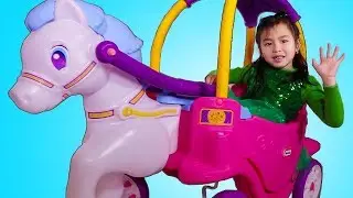 Jannie Build and Play with Princess Horse & Carriage Toy