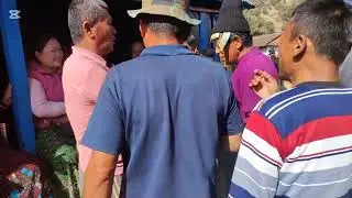 मेरो सासुआमा कुमारी गुरुङ ज्यूको पुजनीय स्वर्गिय बुबा श्री आस बहादुर गुरुङ ज्यूको घरमा चोख्खाउदैँ।