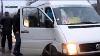 Dimineti cu microbuze arhipline, in Chisinau