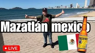 Domingo por el malecon soleado de Mazatlán Sinaloa México así se encuentra