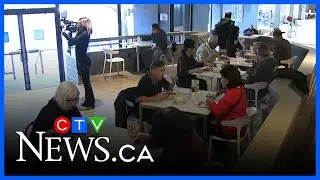 Don Valley Hotel hosts displaced Thorncliffe Park fire victims for Christmas Eve luncheon