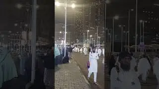 suatu shubuh di mekkah di bawah zam zam tower selesai shalat