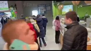 Huge queues for ATMs in Moscow # mosco # world news update and viral videon #