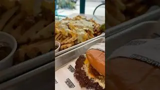 Cowy #burger #miami #food #fries #nachos #cheese #bacon #smashburger #delicious