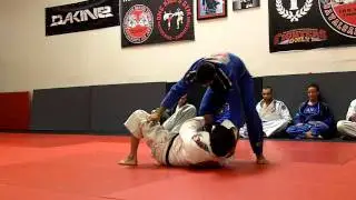 Jiu Jitsu - Knee on Belly Defense / Knee Bar