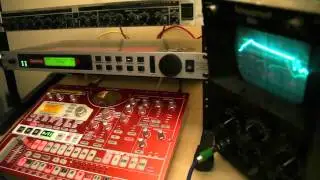 Etek Optima Compressor / Limiter demonstration with Korg ESX and oscilloscope