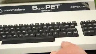 Компьютер Commodore SuperPET: прогулка на свежем воздухе в компании множества поющих птиц. Однопл...
