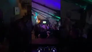 Ее бокал полон X.O 🥂 #dj #livenews #djremix #dancereels #hancehall #dancers #dancechallenge