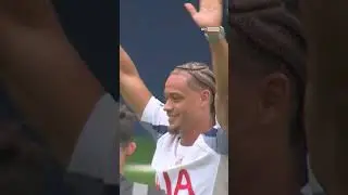 Xavi Simons is introduced to the Spurs fans! ⚪️