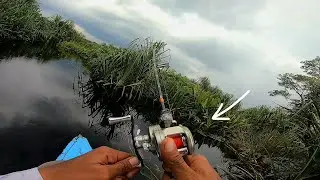 HAMPIR GIL4 DI BUAT‼️ NEKAT CASTING DI AIR HITAM SAAT BANJIR 