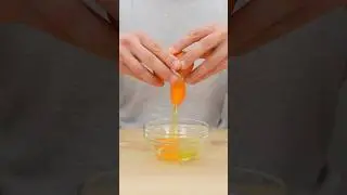 Homemade Bioplastic: eggshell bowl
