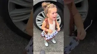She lost her balloon 😂