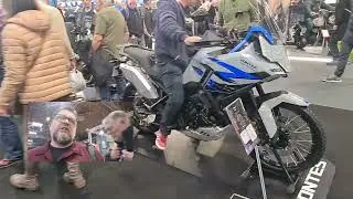 Первый взгляд на Zontes 703T 2026 года на выставке Motorcycle Live 2025 с плавником от Lincoln Bikes