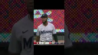 Bryan De La Cruz makes a sweet grab in left field #shorts