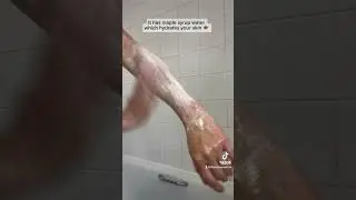 Lush YogNog showergel🍪🌟#lush#showergel#christmas#bodycare#review#reviews#foryou#tiktok#fyp#fypシ