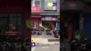 DESTINASI: Jalanan dengan kanan kirinya Distro