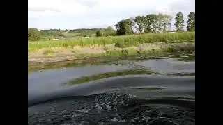 Tidal bore of Sée River at Le Bateau (High speed movie)